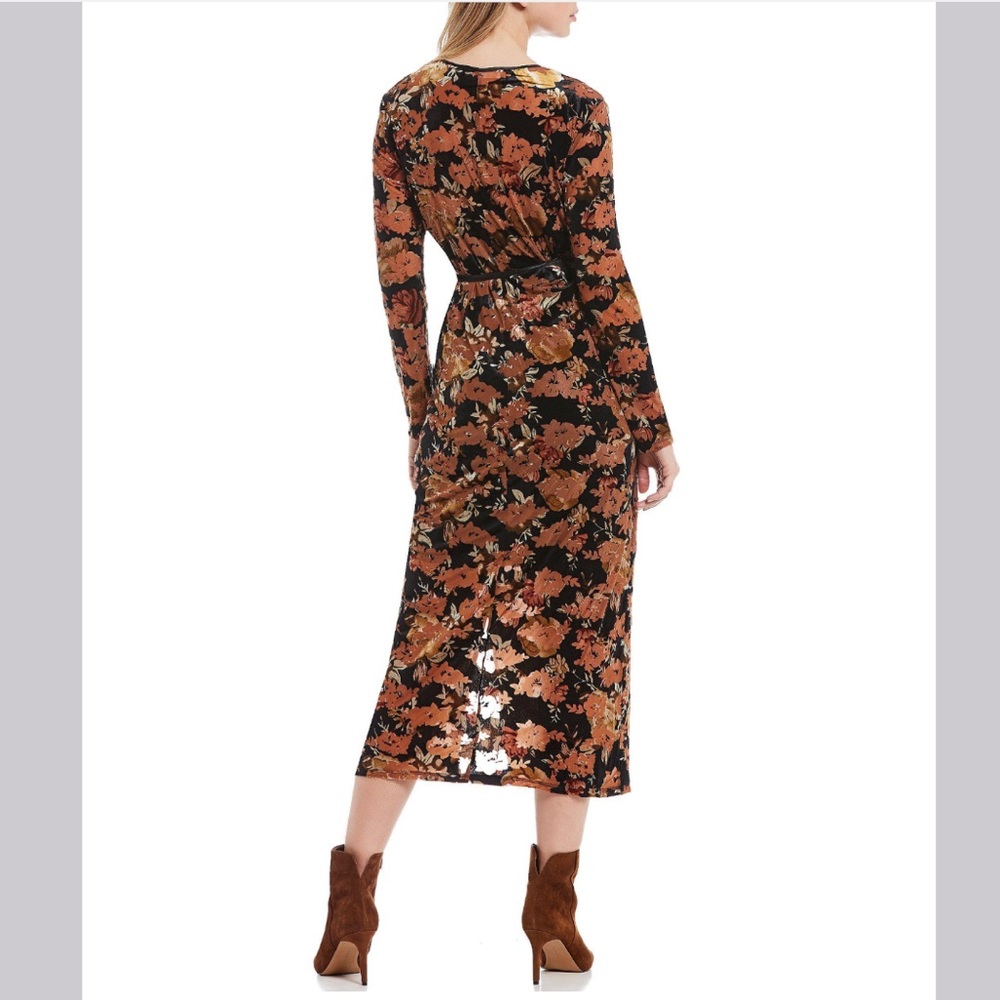 🆕NWT floral velvet burnout wrap midi dress - Picture 7 of 16